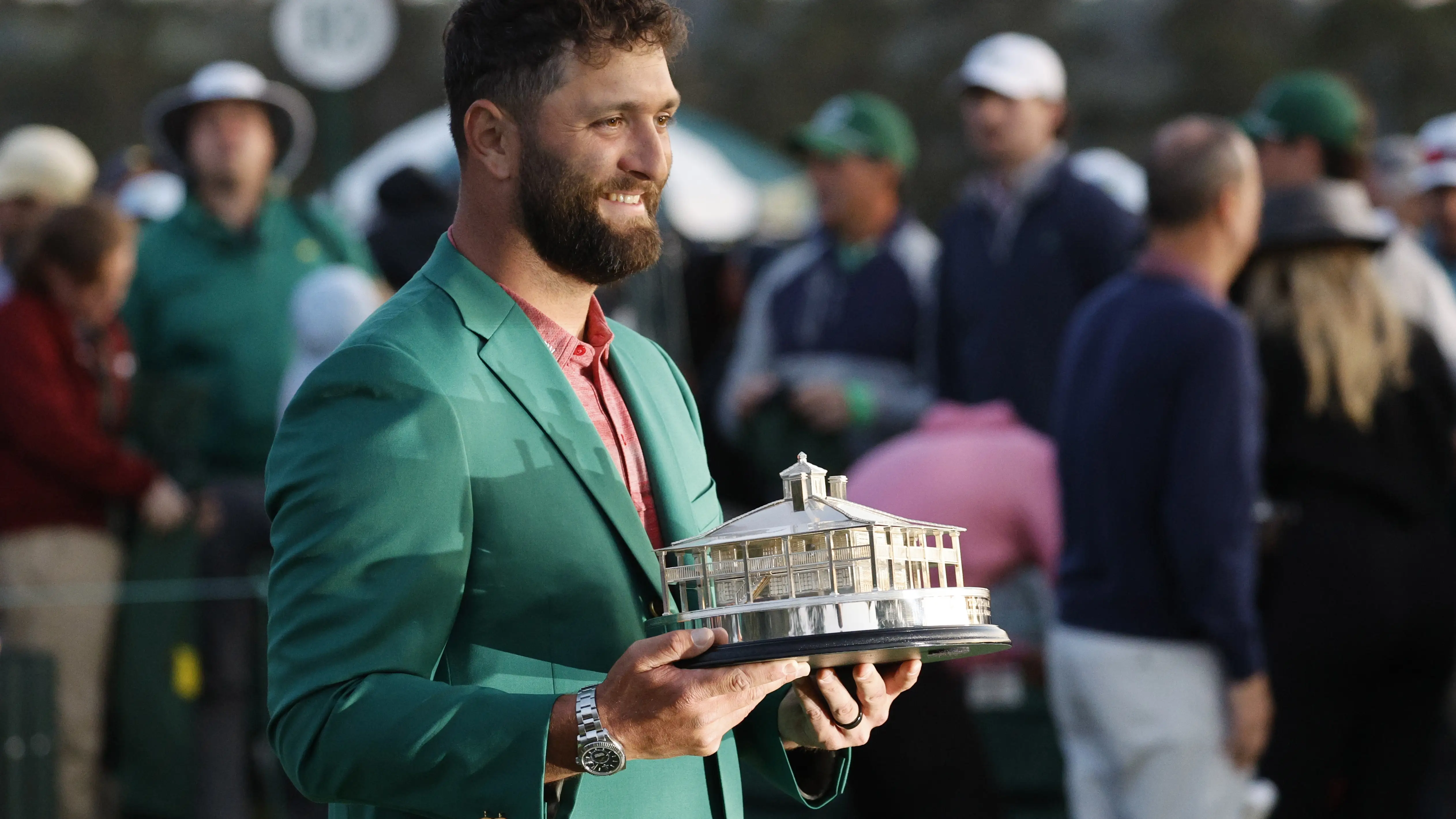 LaSexta Deportes (10-04-23) El emotivo recuerdo de Jon Rahm a Seve Ballesteros al fundirse en un abrazo con Jos&eacute; Mar&iacute;a Olaz&aacute;bal