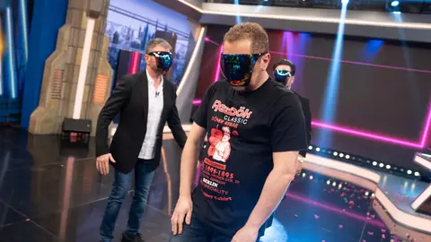 "Lo más TOP que he visto en mi vida": El Monaguillo sorprende a David Bustamante "Lo más TOP que he visto en mi vida": El Monaguillo sorprende a David Bustamante