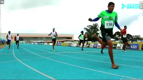 Mauricio dos Santos, durante su serie descalzo Mauricio dos Santos, durante su serie descalzo