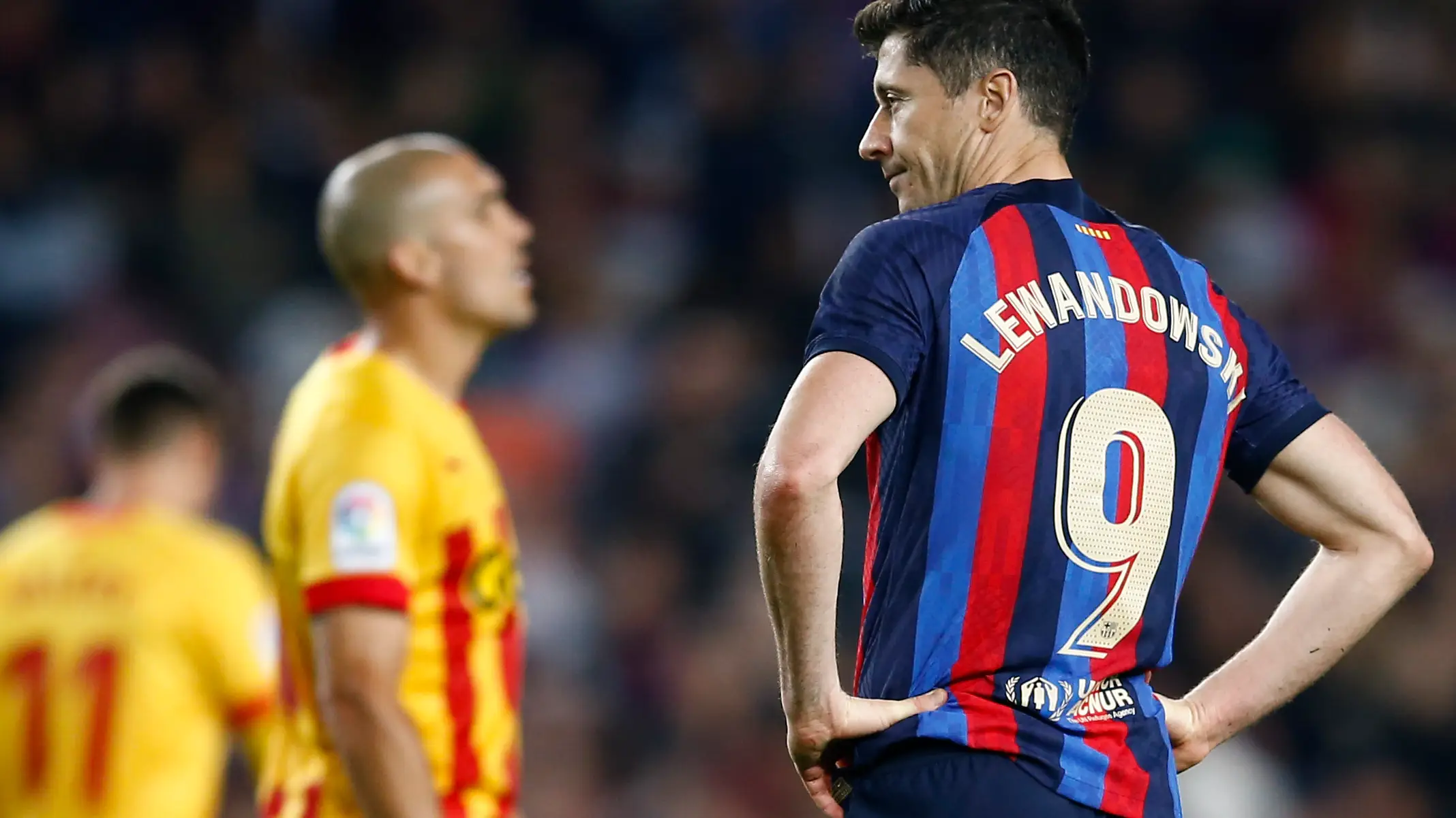 Robert Lewandowski se lamenta tras una jugada ante el Girona