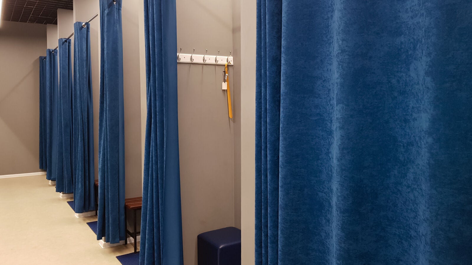 Detenido en Fuengirola por hacer fotos a una menor mientras se desnudaba en un probador