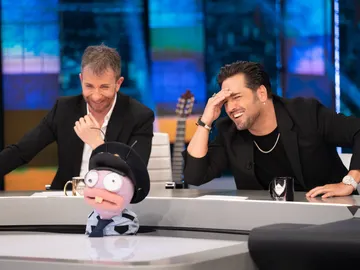 David Bustamante se la juega en uno de los juegos más difíciles de las hormigas David Bustamante se la juega en uno de los juegos más difíciles de las hormigas