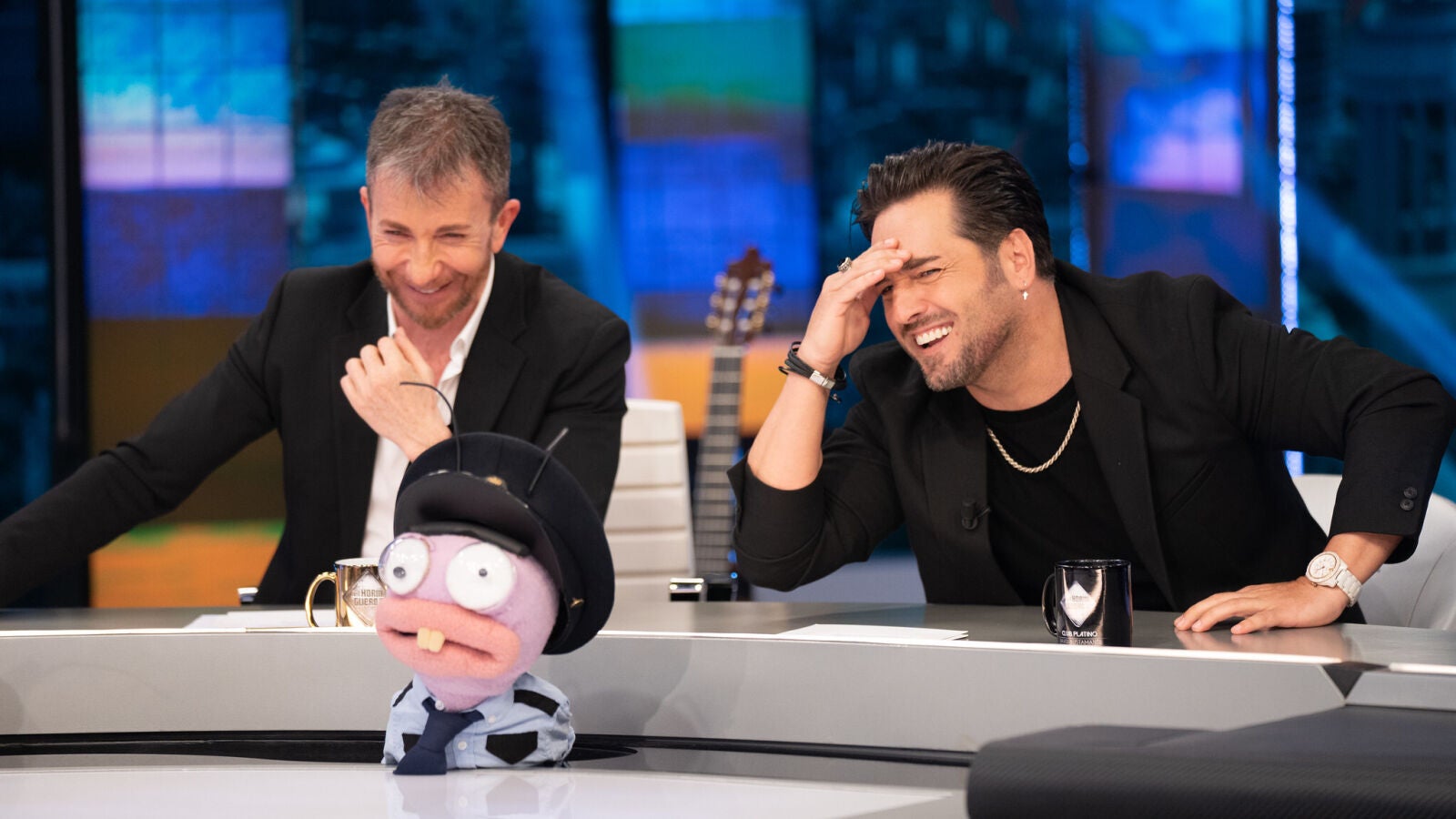 David Bustamante se la juega en uno de los retos más difíciles de las hormigas