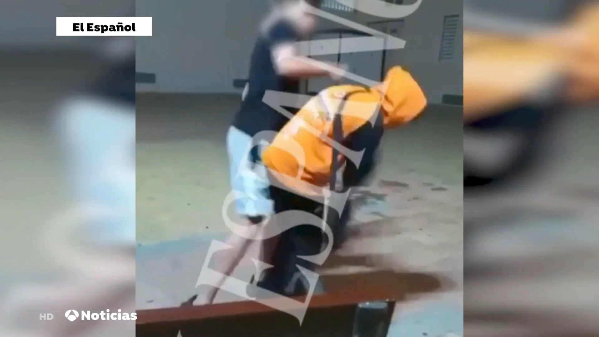 Graban la brutal paliza de un menor a otro de 13 años en Fortuna, en Murcia Graban la brutal paliza de un menor a otro de 13 años en Fortuna, en Murcia