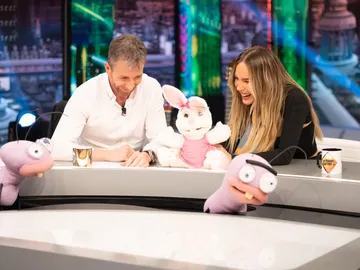 Trancas y Barrancas prueban con Belinda los productos más extraños de la teletienda: "Se siente horrible" Trancas y Barrancas prueban con Belinda los productos más extraños de la teletienda: "Se siente horrible"