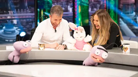 Trancas y Barrancas prueban con Belinda los productos más extraños de la teletienda: "Se siente horrible" Trancas y Barrancas prueban con Belinda los productos más extraños de la teletienda: "Se siente horrible"