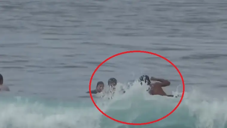 Momento de la agresión de Joao Paulo Azevedo a la surfista Sara Taylor Momento de la agresión de Joao Paulo Azevedo a la surfista Sara Taylor