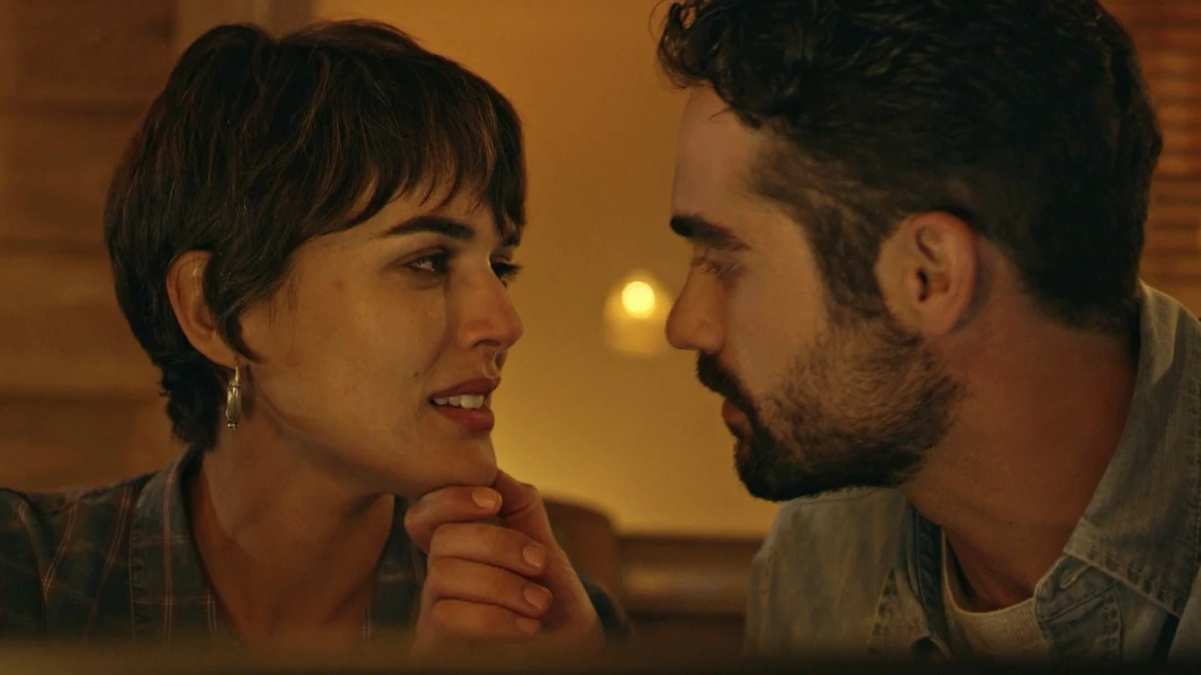 El apasionado beso de Fabio a Manuela: &ldquo;Lo m&aacute;s bonito eres t&uacute;&rdquo;