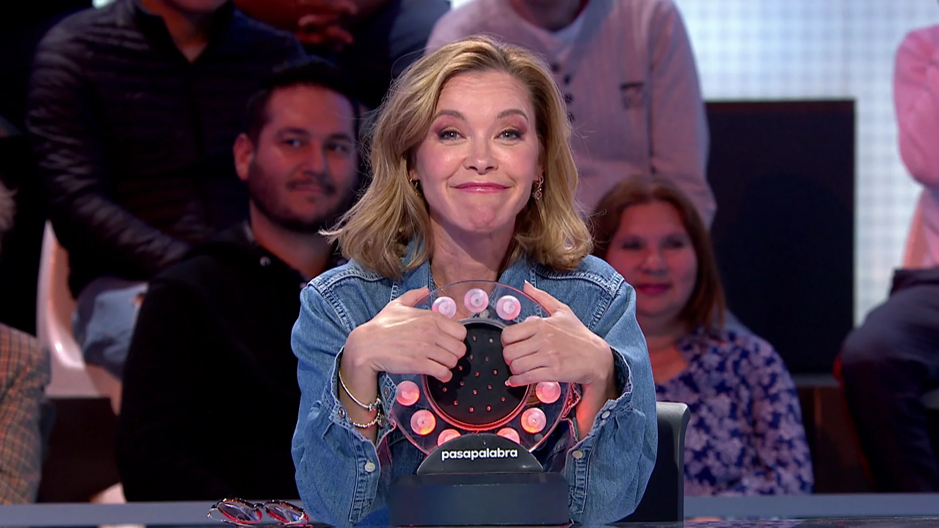 El llamamiento de María Esteve a Pablo Alborán para que participe en ‘Pasapalabra’ El llamamiento de María Esteve a Pablo Alborán para que participe en ‘Pasapalabra’