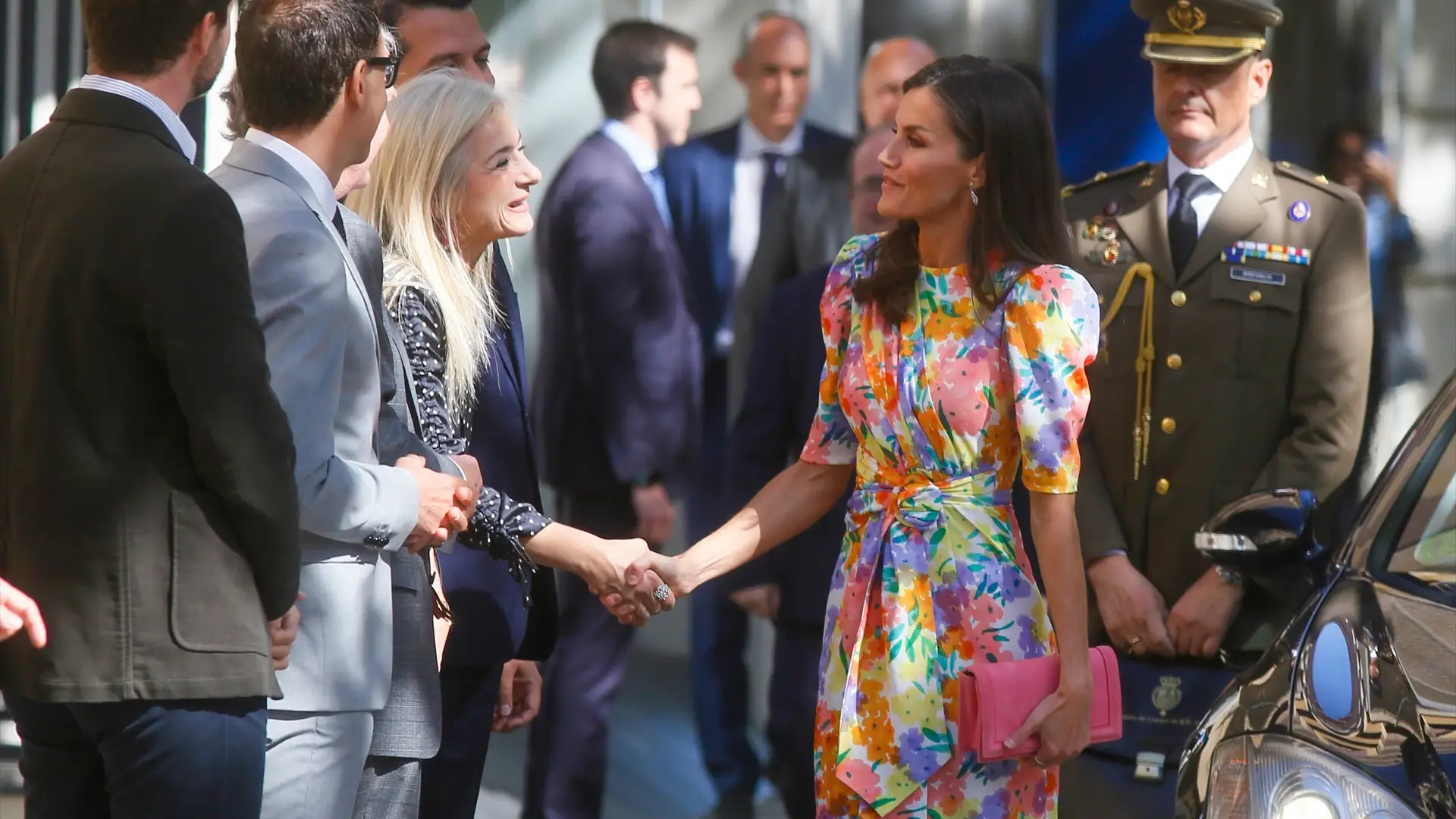 La reina Letizia saluda a la consejera de Educación de la Junta de Andalucía, Patricia del Pozo, a la llegada al acto del Premio de 'Artes y Letras' 2023 La reina Letizia saluda a la consejera de Educación de la Junta de Andalucía, Patricia del Pozo, a la llegada al acto del Premio de 'Artes y Letras' 2023