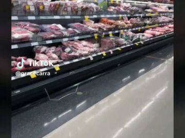 Sorprende comprador a cuatro patas en un supermercado 
