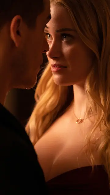 Dylan Sprouse y Virginia Gardner en 'Maravilloso desastre' Dylan Sprouse y Virginia Gardner en 'Maravilloso desastre'