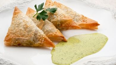 Samosas, un entrante ideal con variedad de posibilidades: todas las recetas de Arguiñano