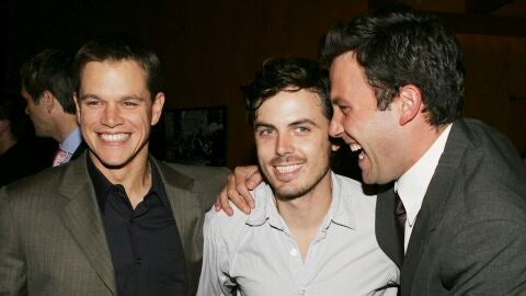 Matt Damon junto a Casey y Ben Affleck