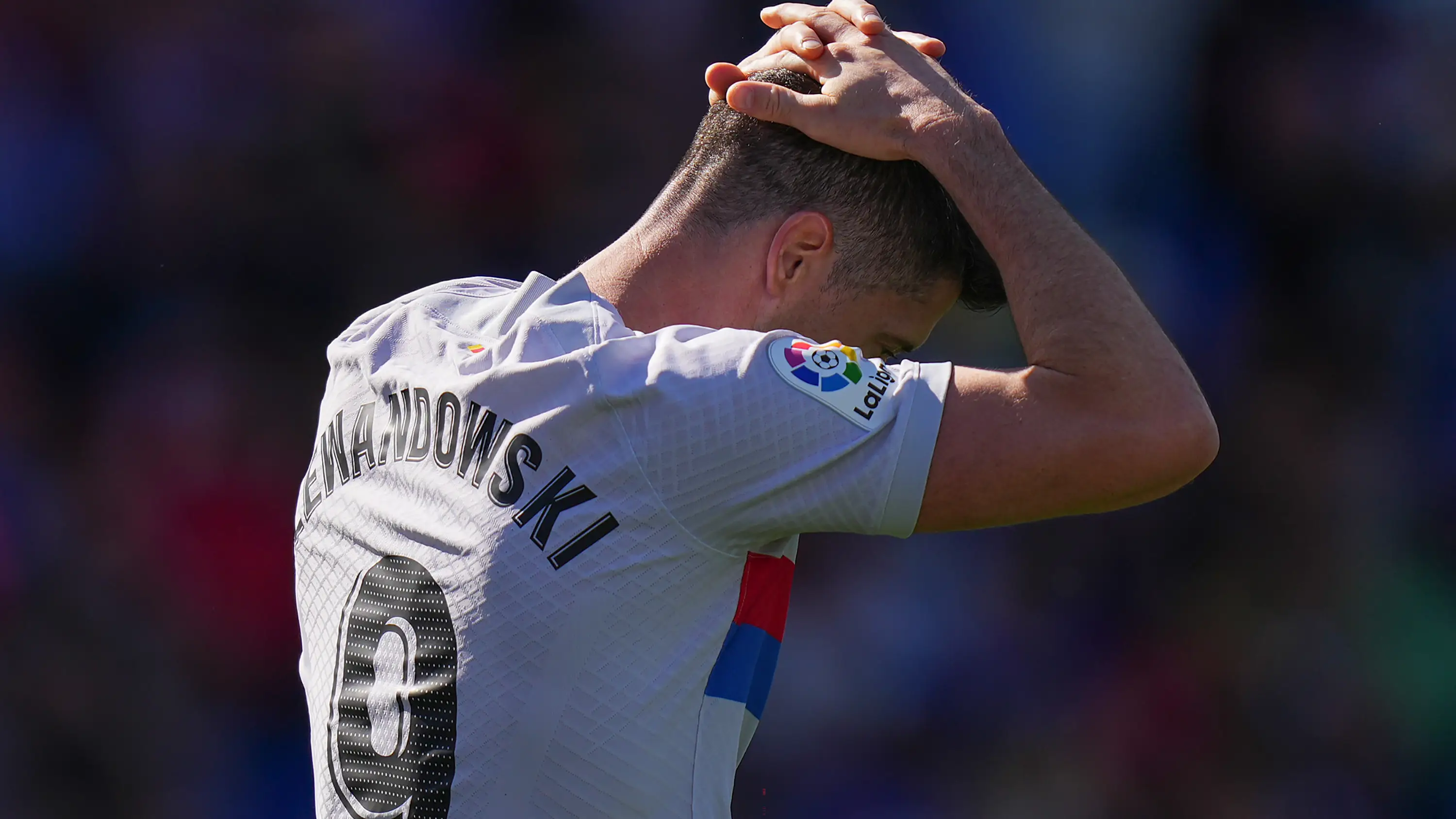 Lewandowski se lamenta tras una acci&oacute;n fallada en el Getafe - Bar&ccedil;a de la jornada 29