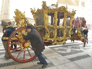 Imagen de archivo de la carroza 'Gold State' Imagen de archivo de la carroza 'Gold State'