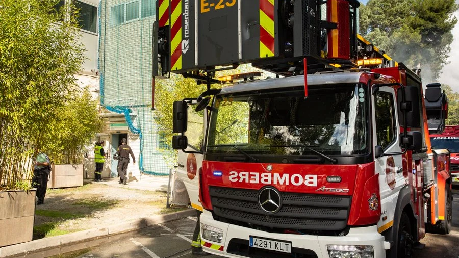 El fuego se habría producido en una de las habitaciones El fuego se habría producido en una de las habitaciones