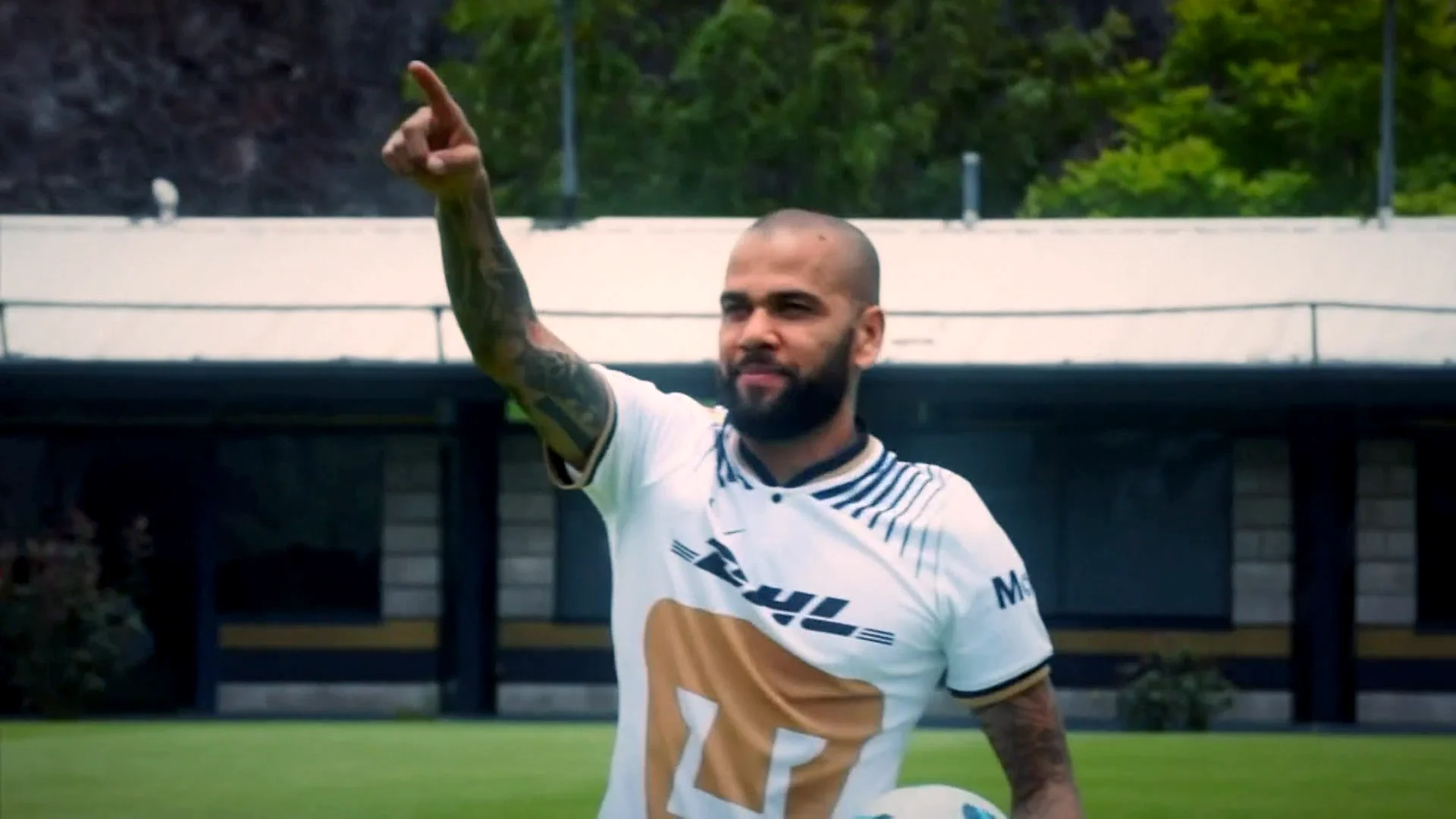La defensa de Dani Alves alegar&aacute; arraigo para pedir su libertad: "Sus hijos y su exmujer se van a mudar a Barcelona"