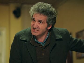 Orhan se marcha de casa tras descubrir que Şeng&uuml;l le ha vuelto a mentir y&hellip; &iquest;se refugia en G&ouml;n&uuml;l?