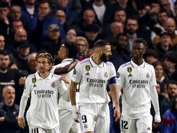 Los futbolistas del Madrid celebran el tanto de Rodrygo Los futbolistas del Madrid celebran el tanto de Rodrygo