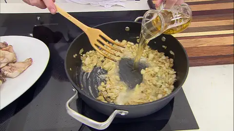 Vierte la cerveza y dale un hervor Vierte la cerveza y dale un hervor