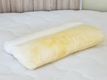 Almohada amarillenta Almohada amarillenta