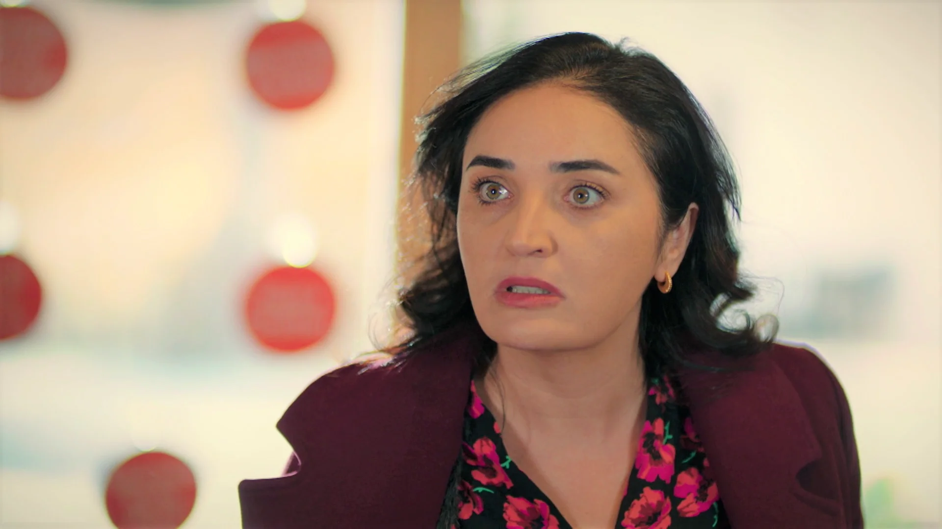 Sengül pierde el control y se enfrenta a Gönül tras descubrir que Orhan ha dormido en su restaurante: "No voy a dejar que me quites a mi marido"
