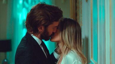 Yildiz y Kemal vuelven a besarse… ¡Y Halit está a punto de pillarlos! 