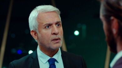 Halit, en shock al enterarse de que Kemal y Yildiz estuvieron casados
