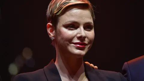 Charlene de Mónaco sonriendo Charlene de Mónaco sonriendo