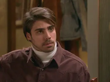 Manolita y Marcelino se oponen a la relación de Ciriaco con Maribel al descubrir que es la hija de Jeros Manolita y Marcelino se oponen a la relación de Ciriaco con Maribel al descubrir que es la hija de Jeros