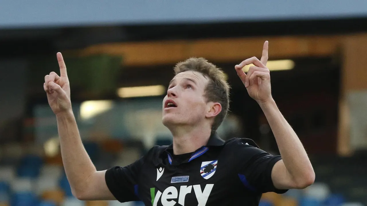 Jakub Jankto durante un partido Jakub Jankto durante un partido