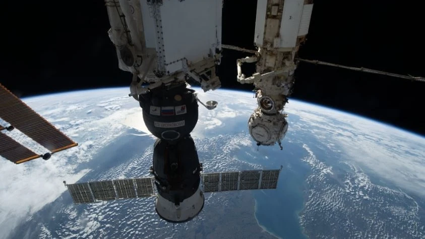 Nave Soyuz atracada a la Estación Espacial Internacional Nave Soyuz atracada a la Estación Espacial Internacional