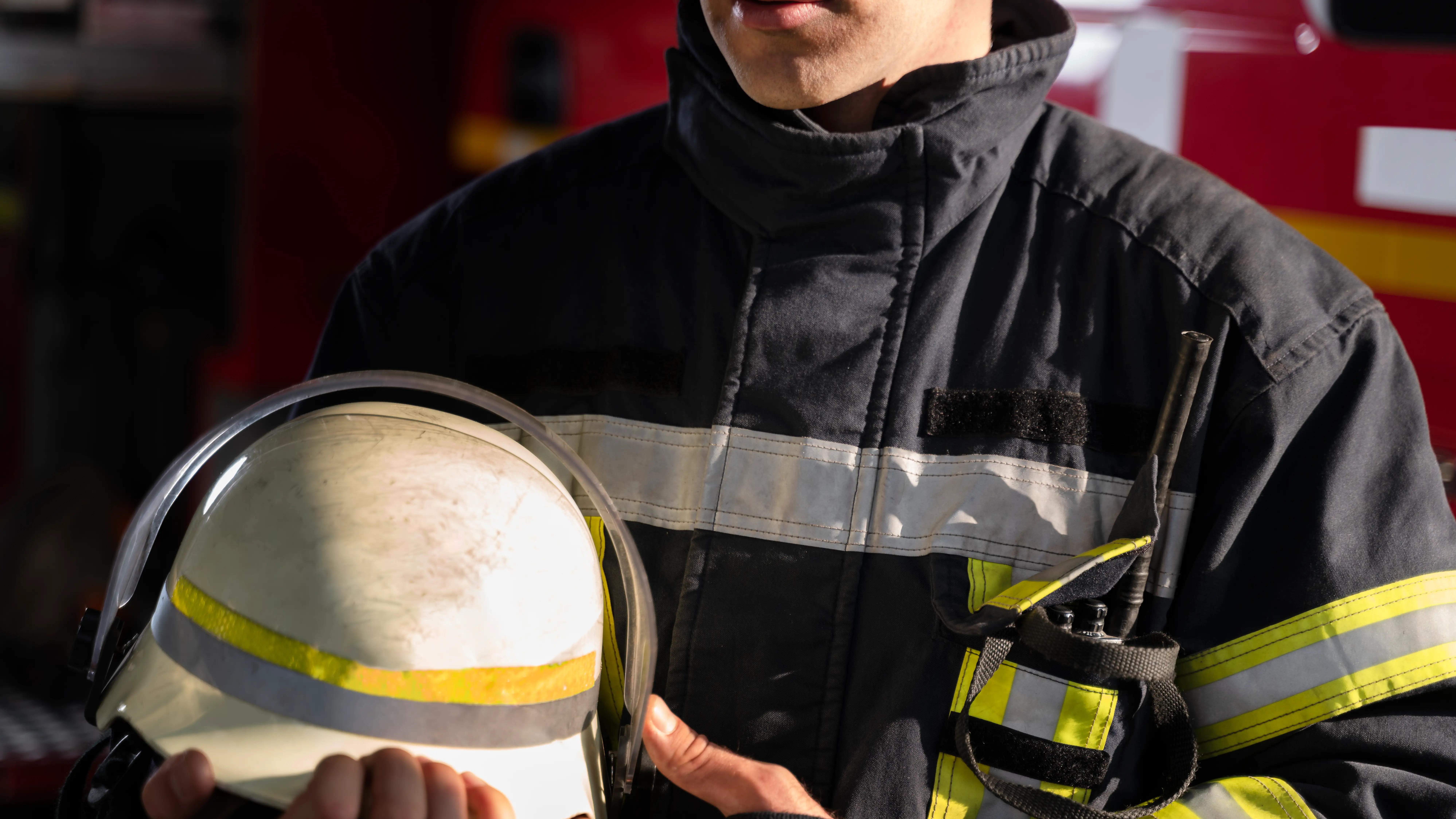 El casco de un bombero El casco de un bombero