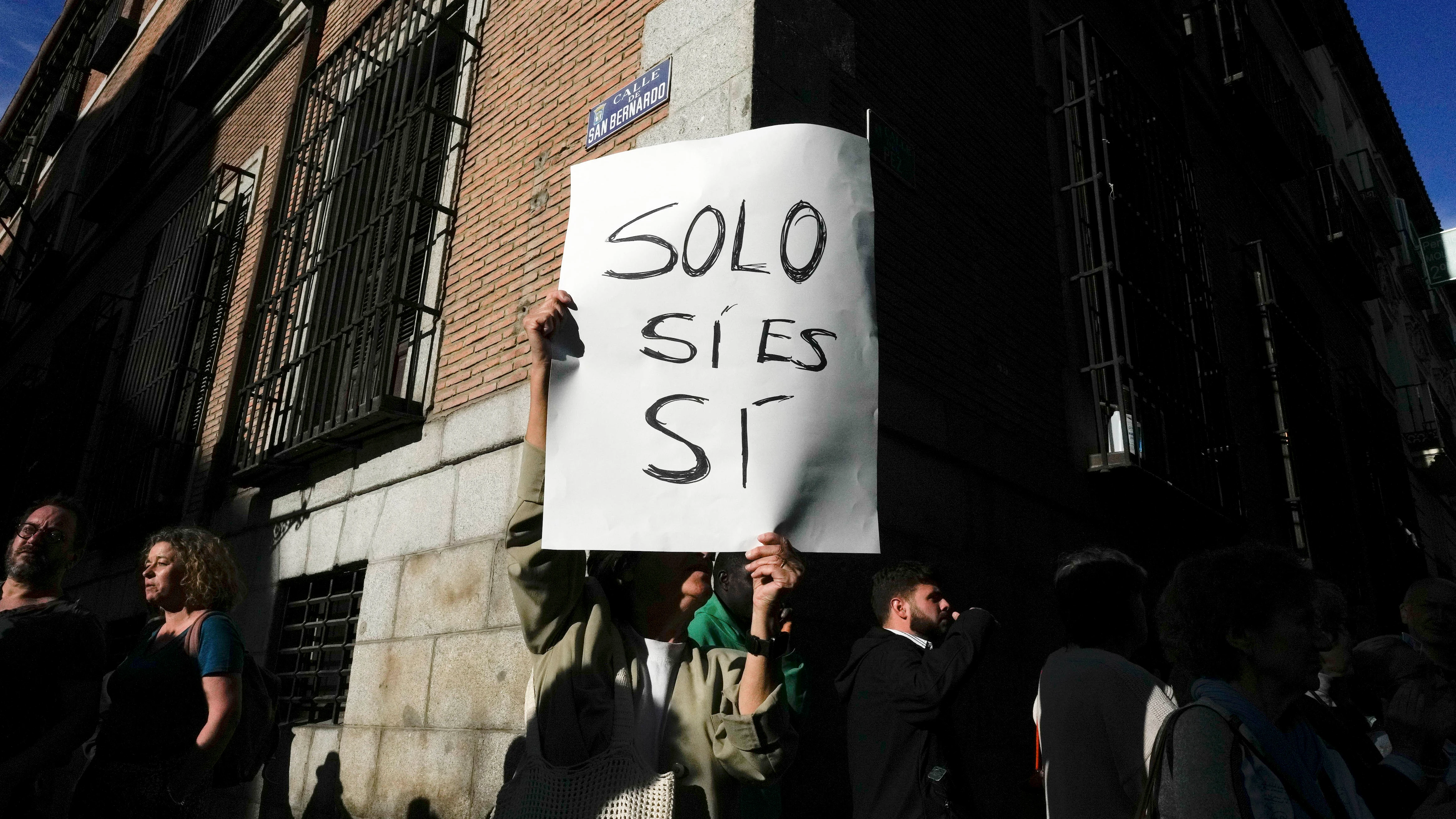 Feministas protestan ante el Ministerio de Justicia contra la reforma de la ley del solo sí es sí Feministas protestan ante el Ministerio de Justicia contra la reforma de la ley del solo sí es sí