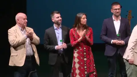 Alcobendas reconoce la labor de Antena 3 Noticias por su compromiso con las personas mayores Alcobendas reconoce la labor de Antena 3 Noticias por su compromiso con las personas mayores