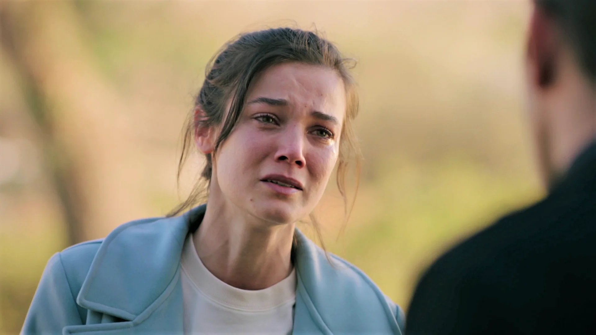 Avance de 'Secretos de familia': Pars intenta convencer a Ceylin de que Ilgaz iba a contarle la verdad mientras ella solo piensa en vengar la muerte de su padre Avance de 'Secretos de familia': Pars intenta convencer a Ceylin de que Ilgaz iba a contarle la verdad mientras ella solo piensa en vengar la muerte de su padre