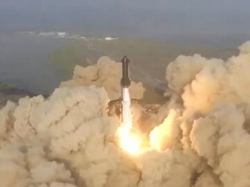 Lanzamiento de la primera Starship en un cohete Super Heavy