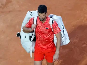 Djokovic, cabizbajo tras caer en Montecarlo Djokovic, cabizbajo tras caer en Montecarlo