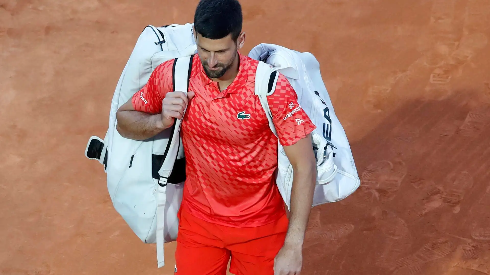 Djokovic, cabizbajo tras caer en Montecarlo Djokovic, cabizbajo tras caer en Montecarlo