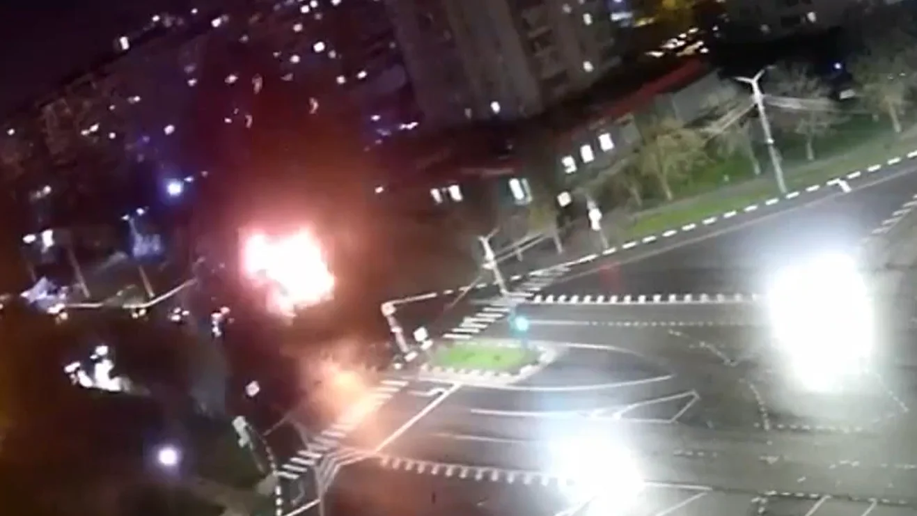 Momento en el que explota una bomba en Rusia Momento en el que explota una bomba en Rusia