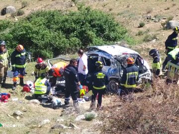 Muere un piloto de rally al precipitarse su vehículo por un barranco de 50 metros en Ávila