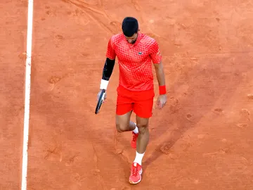 Novak Djokovic, abatido tras perder un punto ante Dusan Lajovic Novak Djokovic, abatido tras perder un punto ante Dusan Lajovic