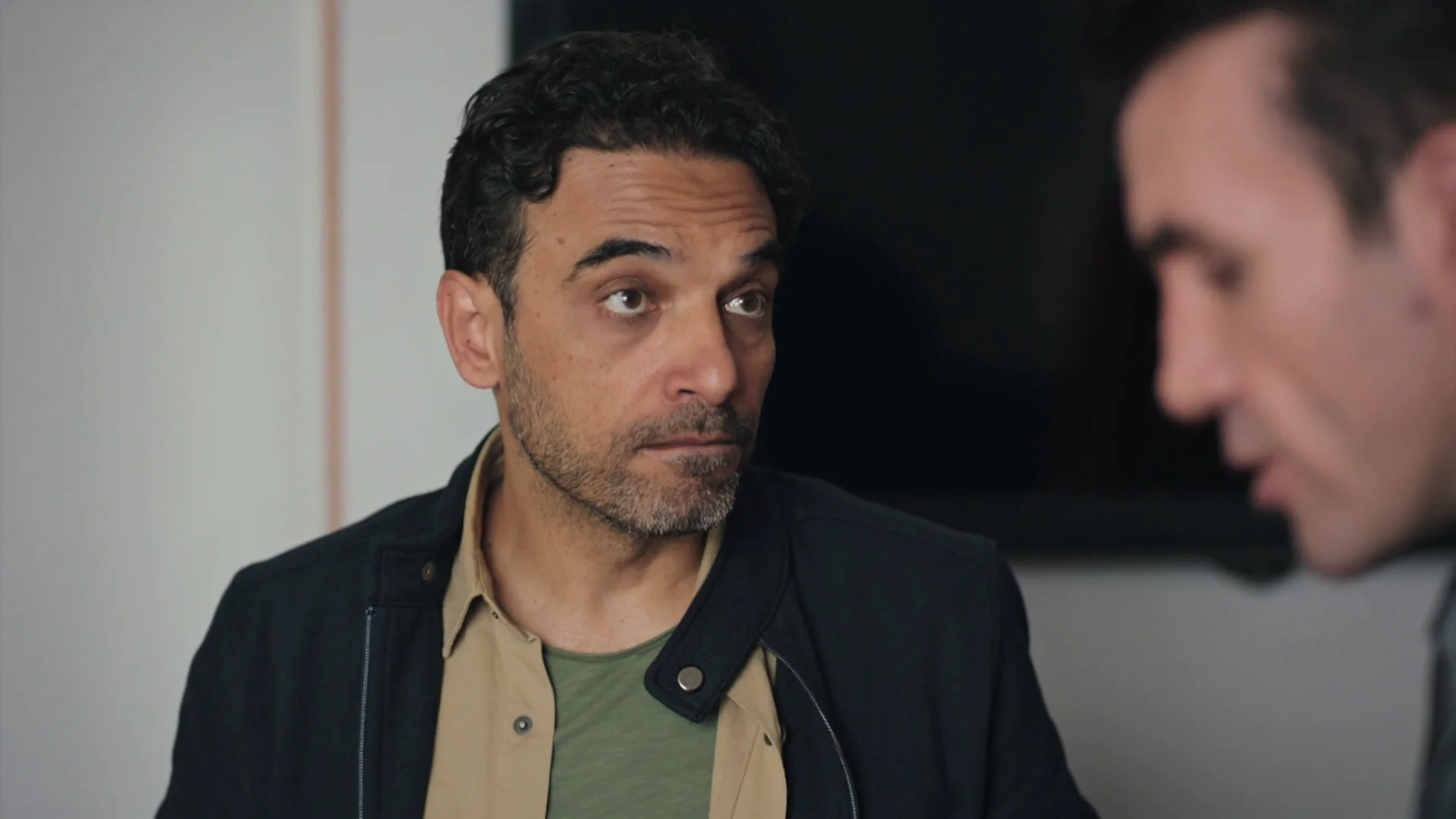 ¿Y si Çinar es inocente?: Eren empieza a sospechar que otra persona pudo disparar a Zafer ¿Y si Çinar es inocente?: Eren empieza a sospechar que otra persona pudo disparar a Zafer