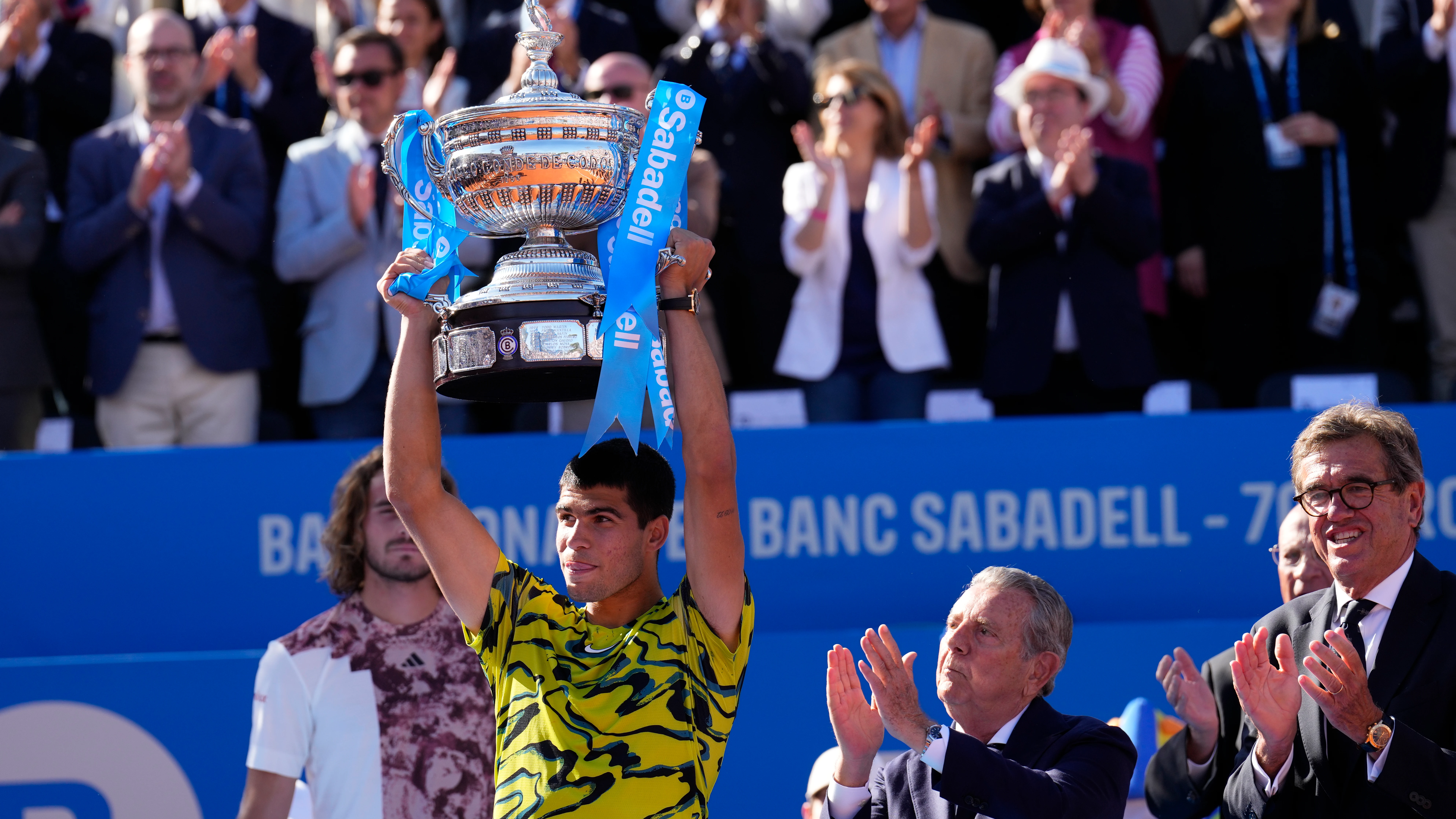 Alcaraz levanta su segundo Trofeo Conde de Godó Alcaraz levanta su segundo Trofeo Conde de Godó