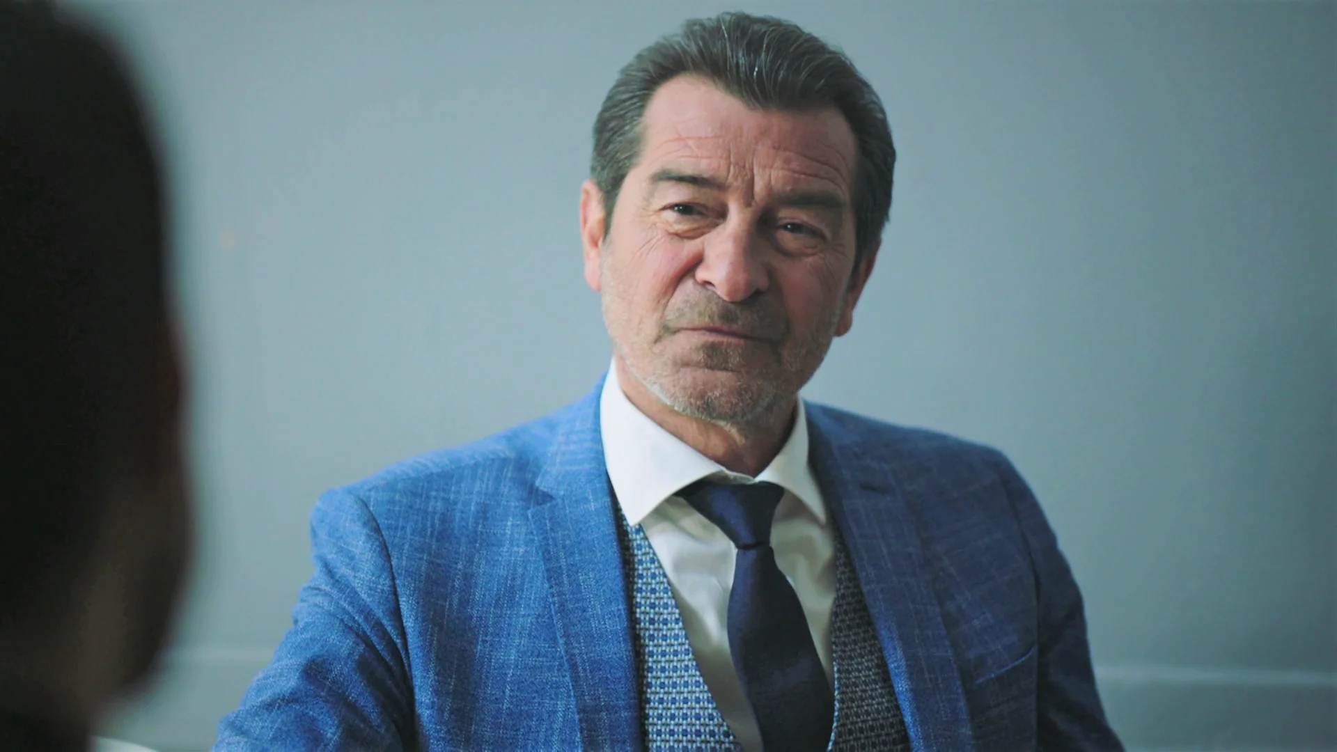 Yekta le propone a Çinar ser su abogado, pero él lo rechaza: “Acabarás arrastrándote” Yekta le propone a Çinar ser su abogado, pero él lo rechaza: “Acabarás arrastrándote”