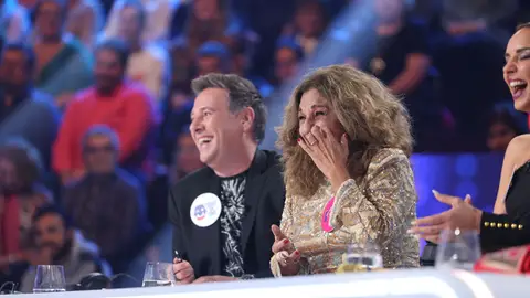 Lolita, incapaz de aguantar las lágrimas tras un ataque de risa: “El covid le ha afectado más de lo que esperábamos” Lolita, incapaz de aguantar las lágrimas tras un ataque de risa: “El covid le ha afectado más de lo que esperábamos”