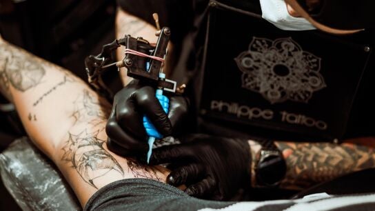 Motivaci&oacute;n con tatuajes po&eacute;ticos