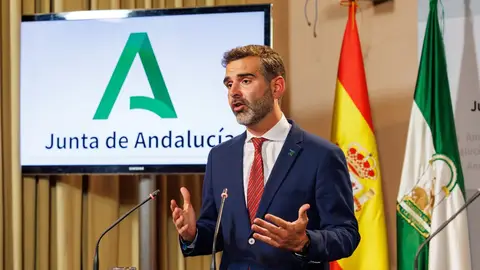 El consejero de Sostenibilidad, Medio Ambiente y Economía Azul y portavoz del Ejecutivo, Ramón Fernández- Pacheco