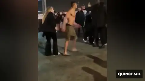 Imágenes de la pelea nocturna en una zona de pubs de A Coruña Imágenes de la pelea nocturna en una zona de pubs de A Coruña